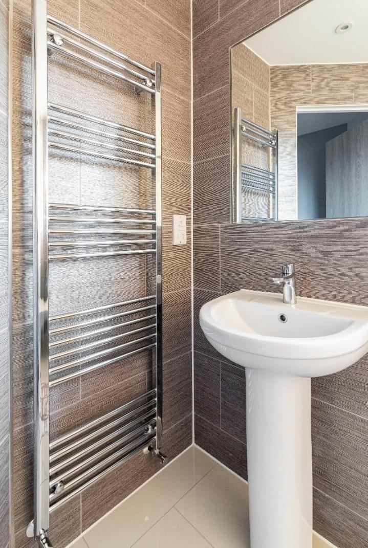 Luxury House 4 Ensuite Bedrooms, Free Parking ,Wifi Oxford Kültér fotó